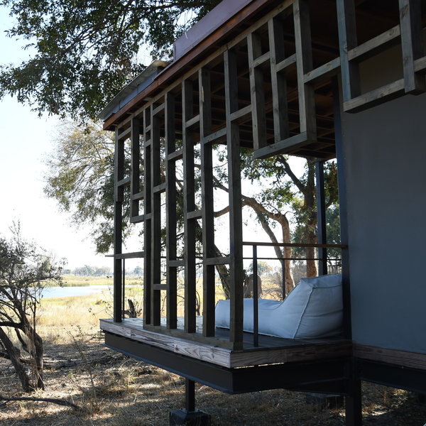 The suites, similar to the main area, is of a box-type design made from a metal structure and canvas.