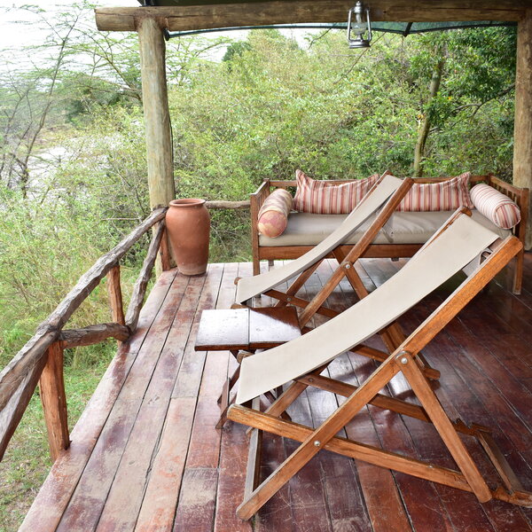 …furnished with deckchairs facing the river…