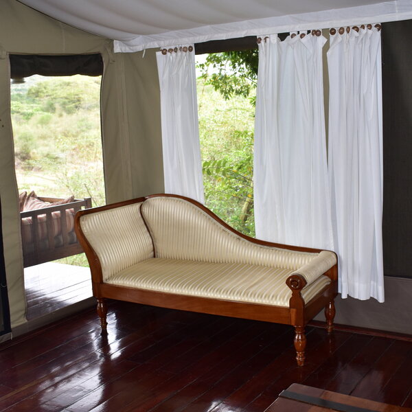 There's a an old-style chaise lounge...
