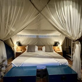 Its four canvas and wood tented chalets are simple but very comfortable.