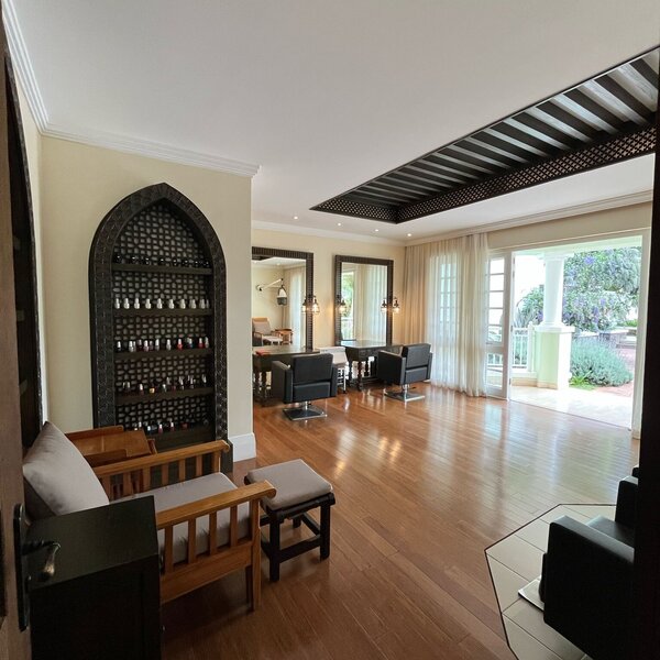 Hair Salon & Treatment Room