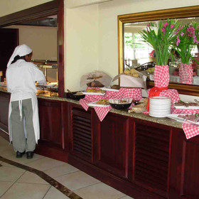 ...offers an international buffet breakfast ...