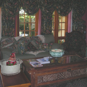 In the same area there is a cozy lounge.
