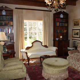 In the main area are several lounges...
