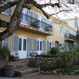 ...with fresh, salty sea smells flooding the rooms at all times.